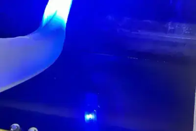 Spraycoating van een standleiding: gerenoveerde gietijzeren leiding met een nieuwe coatinglaag